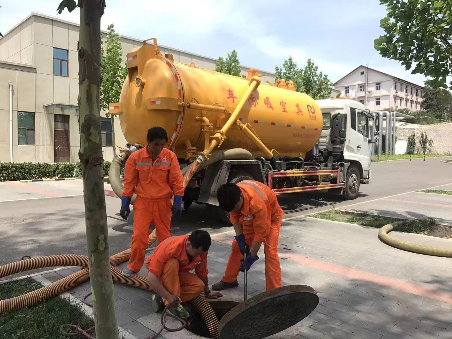 永寿化粪池清理与5-8吨吸粪车施工效率分析